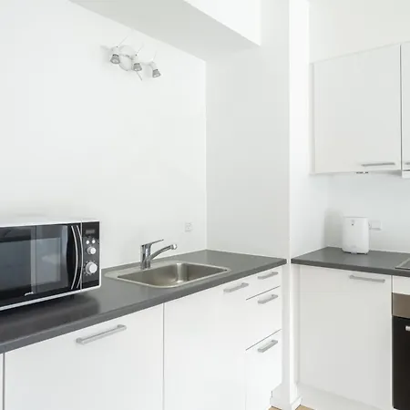 Beautiful 1-br W A Balcony By Harbour - 87 Daire *